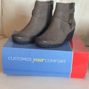 Abeo Geranium Boot Size 9 in Taupe